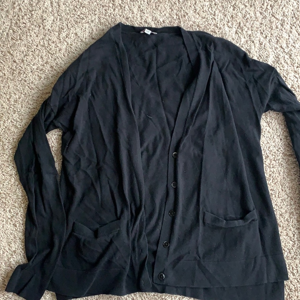 Gap sweater